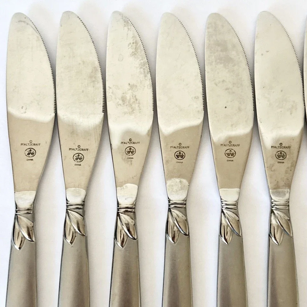 8 Pc‎ Pfaltzgraff stainless 18/0 Satin Laurel Frosted handle Dinner Knives￼